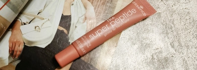 Essence The Super Peptide Glossy Lip Treatment - пептидный бальзам в 03 оттенке