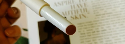 Две помады от Funky Monkey - разные текстуры, но одинаково нюдовый результат