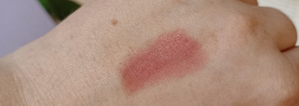 Две помады от Funky Monkey - разные текстуры, но одинаково нюдовый результат