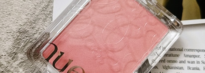 Сияющие румяна Huemi Inner Glow Soft Blush 02 Peach Beam - ну до чего же хороши