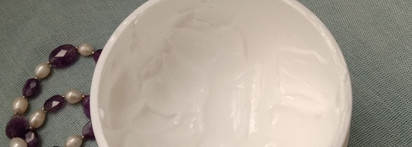 Не боясь огрести по полной, рекомендую Крем для рук питательный омолаживающий Белита