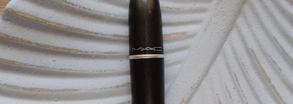 MAC strip down amplified lipstick в оттенке Smoked Almond - теплый нюд для всех цветотипов