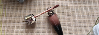 Новинка 2023 Beauty Bomb Matte Lipstick Queen Moriarty суперстойкая матовая помада в оттенке 01 Sylvia