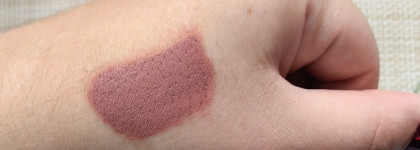 Новинка 2023 Beauty Bomb Matte Lipstick Queen Moriarty суперстойкая матовая помада в оттенке 01 Sylvia