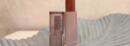Иностранная новинка 2023: Catrice Drunk'n Diamonds Plumping Lip Balm в оттенке 020 rated r-aw