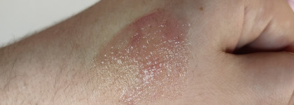 Relove by Revolution Glam Balm Lip Balm в оттенке So Berry