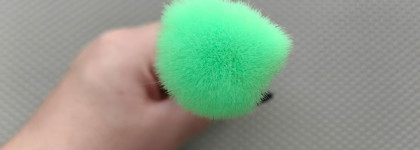 Пушистость: Real Techniques neon dream buffing brush № 204