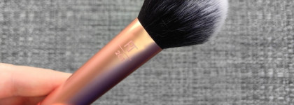 Пушистость: Real Techniques Powder Brush № 201