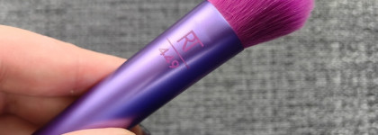Пушистость: Real Techniques afterglow feeling flushed blush brush № 449