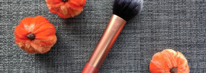 Пушистость: Real Techniques Powder Brush № 201