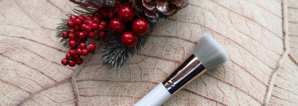 Пушистость: Essence Make Up Buffer Brush