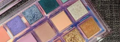 Я разочарована: Huda Beauty Mercury Retrograde Eyeshadow Palette