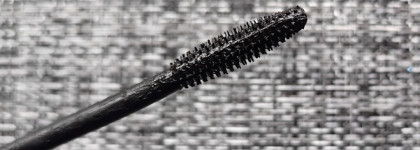 Фаворит года в категории "водостойкая тушь": Vivienne Sabo Cabaret Premiere Waterproof в оттенке 01