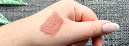 Блистать, так блистать: Beauty Bomb UFO Time Conspiracy Glitter Matte Lipstick в оттенке 01 1978