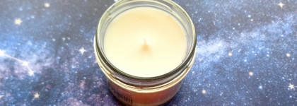 Бодрость и позитив с Laboratorium ароматическая свеча с ароматом мокко