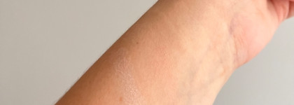 Essence Disney Pixar Up colour correcting compact powder - самый провальный продукт коллекции