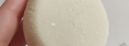 Натуральный ромашковый твёрдый шампунь от Ecomake. Удобный формат и отличное действие