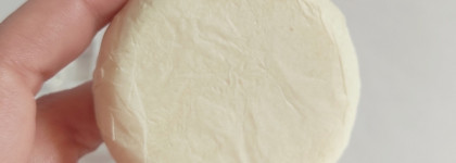 Натуральный ромашковый твёрдый шампунь от Ecomake. Удобный формат и отличное действие