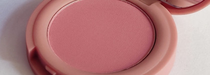 Пигментированные и очень стойкие румяна Solo Compact Blush от Divage в оттенке 04