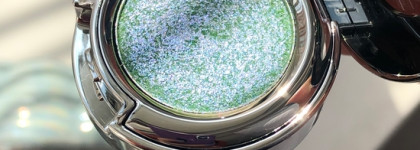 Новинка российской косметики 2023: Тени-спаркл Single eyeshadow от Shik в оттенке Polis