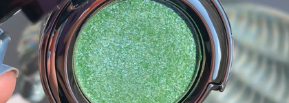 Новинка российской косметики 2023: Тени-спаркл Single eyeshadow от Shik в оттенке Polis