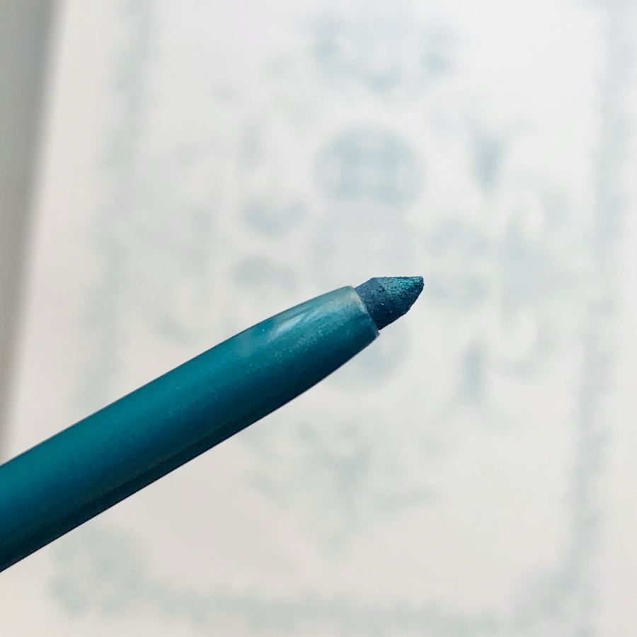 Эффектный бирюзовый металлик: новый карандаш для глаз L’oreal .