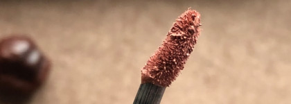 Стойкая помада от Essence 8 h Matte Liquid Lipstick в оттенке 04 Rosy nude