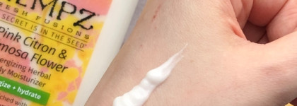 Секрет хорошего настроения - молочко для тела Hempz Pink Citron & Mimosa Flower Energizing Herbal Body Moisturiser