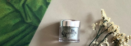 Знакомство с брендом Ашера: рассыпчатые тени для глаз в оттенке 112 Болотная лилия