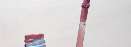 Лучший нюдовый блеск без рыжины Funky Monkey Butter Gloss в оттенке 02