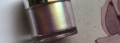 Симпатичный весенний дуохром: тени Ашера в оттенке 196 «Дама в камелиях»