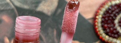 Новинка, которая меня порадовала: Essence Hydra Kiss Lip Oil в оттенке 08 Mocha Glow