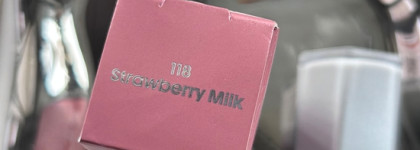 Блеск, который не отпечатывается? Sheglam Glass Lock Air Gloss в оттенке 118 Strawberry Milk