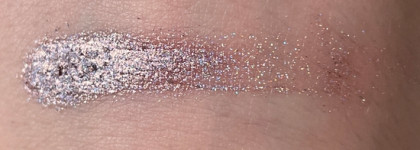 Невзрачный в рефиле, эффектный на вечеринке: голографик Bernovich Galaxy в оттенке L-06