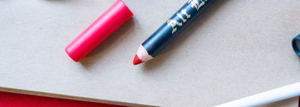 Увлажняющее red lip комбо: карандаш Beauty Bomb Alt Lolita и помада Л'Этуаль Comme Il Faut Gold