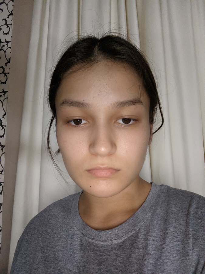 Это до, тут полностью без макияжа.