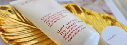 Любить или ненавидеть: Крем для рук Clarins Hand and Nail Treatment Cream Jeunesse des Mains