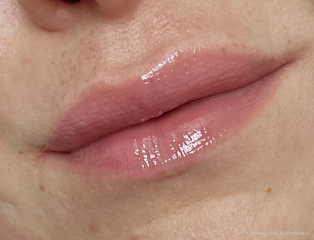 L'Oreal Paris Plump Ambition Hyaluron Lip Oil 2 слоя