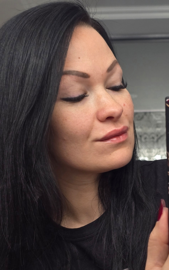 L'Oreal Paris Plump Ambition Hyaluron Lip Oil в общем образе