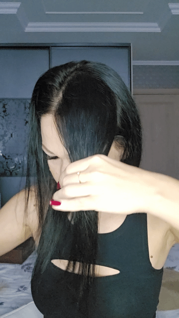 Прядь притягивается потоком воздуха без усилий