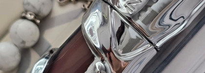 Футуристический шоколадный глянец: Influence Beauty Metamorphix lip gloss в оттенке 03