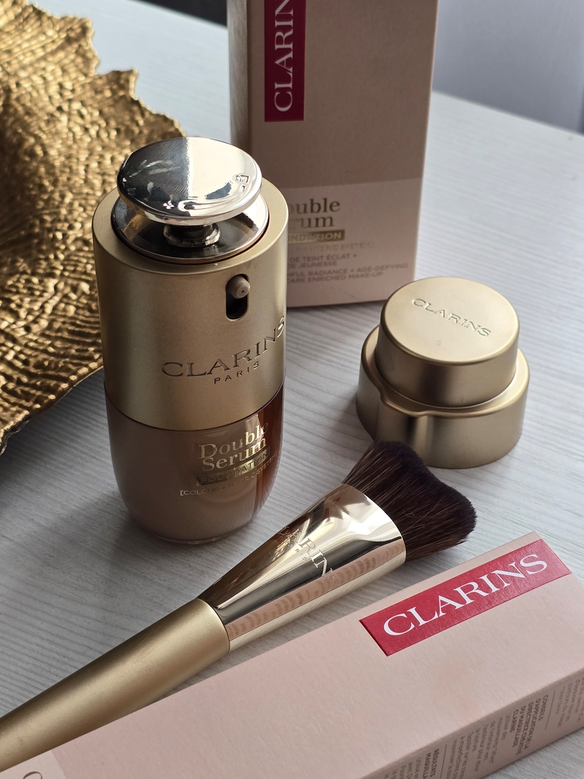 Комбо для идеального тона Clarins Double Serum Foundation Clarins Gua Sha Brush