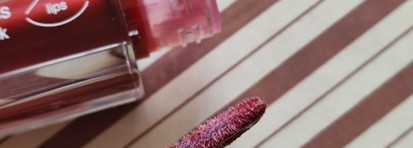 Красный — цвет опасный: Divage Butter Gloss liquid lipstick в оттенке 08