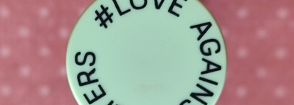 Губы цвета кленового листика: LAF Miss your kiss Lipstick в оттенке 09 и Lip pencil в оттенке 08