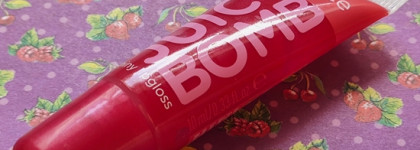 Лучший сверхбюджетный блеск: Essence Juicy Bomb shiny lipgloss 104