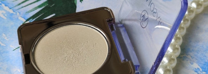 Лучший бюджетный хайлайтер: Eva Mosaic в оттенке «Лунный свет» — сияние изнутри