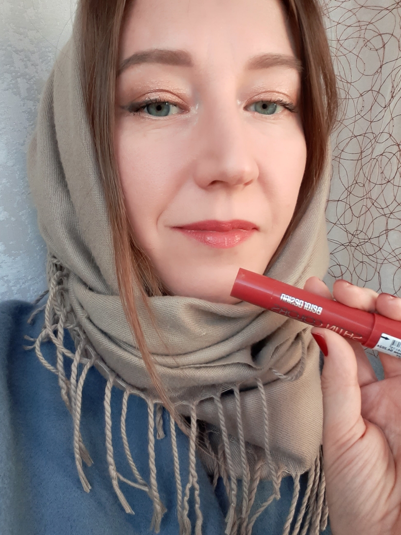 Заметен легкий блеск из-за присутствия шиммера