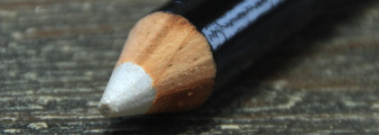 Catrice Highlighting Hero Duo Pencil, 030 Moonlight: многофункциональный двухсторонний карандаш