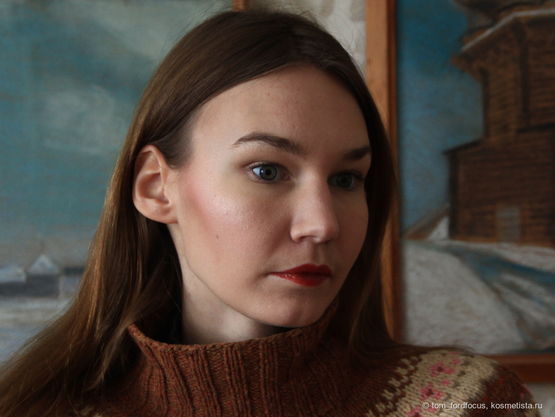 Полный образ, дневной свет. Лучше видна скула