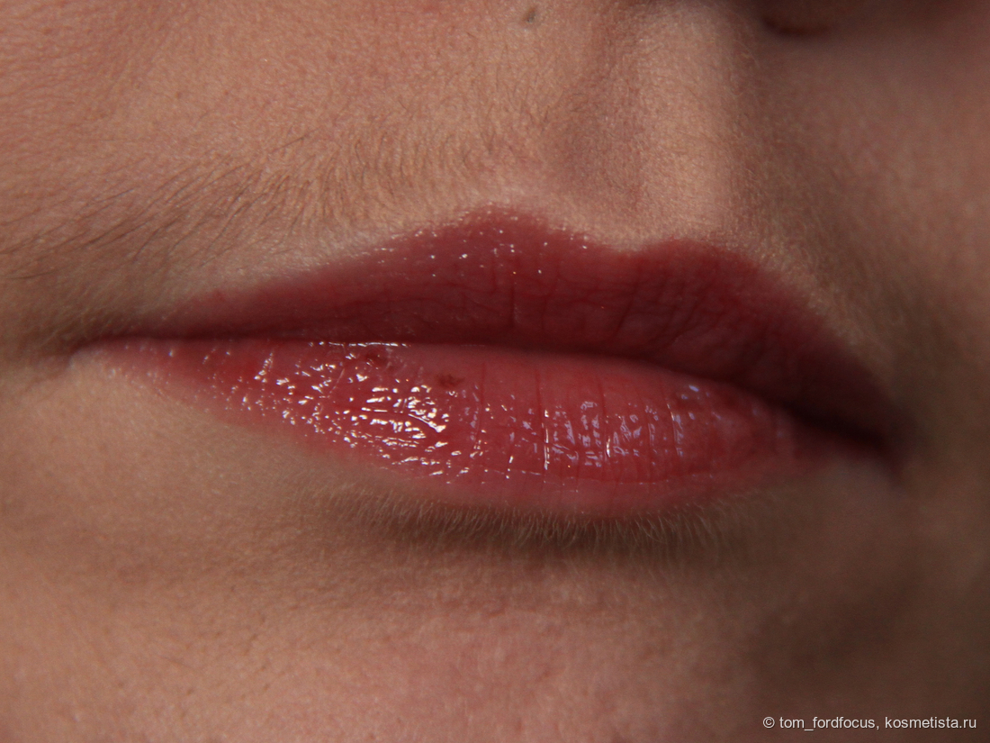 Luxvisage Glass shine lip gloss в оттенке 27 Lost Cherry соло